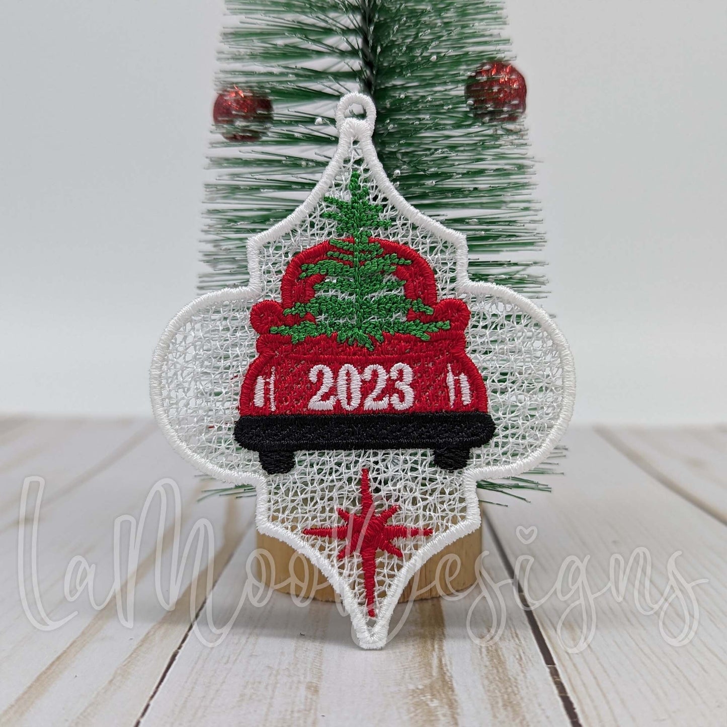 2025 Red Truck Freestanding Lace Arabesque Christmas Ornament Embroidery Design